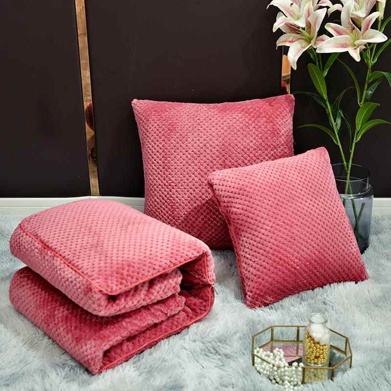 正品加厚暖抱枕被子两色用珊瑚绒保毯小枕头汽车上纯靠垫办公室午