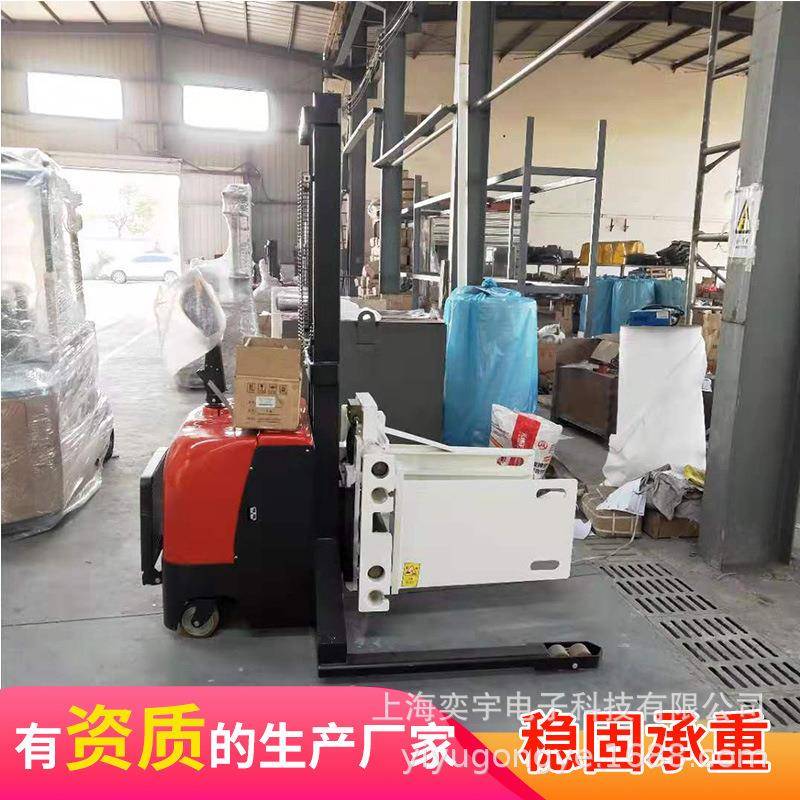 小型电动平板抱机一吨的软夹包堆高叉车液压抱模电器抱夹车带腿