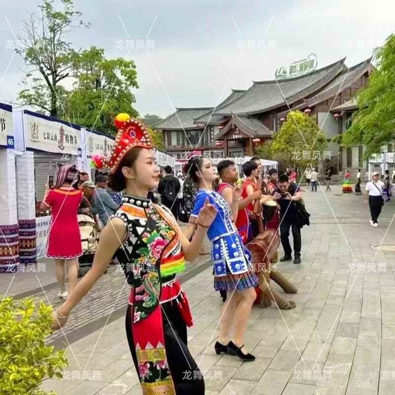 正品新款少数苗民舞族服装舞服蹈演出服族彝族台表演饰男女同款