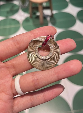 不退不换 boucher胸针