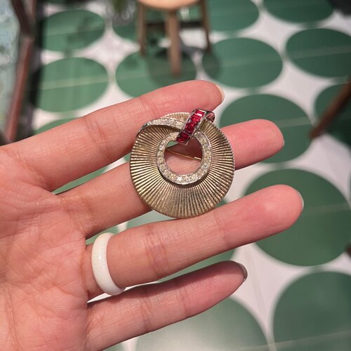 不退不换 boucher胸针