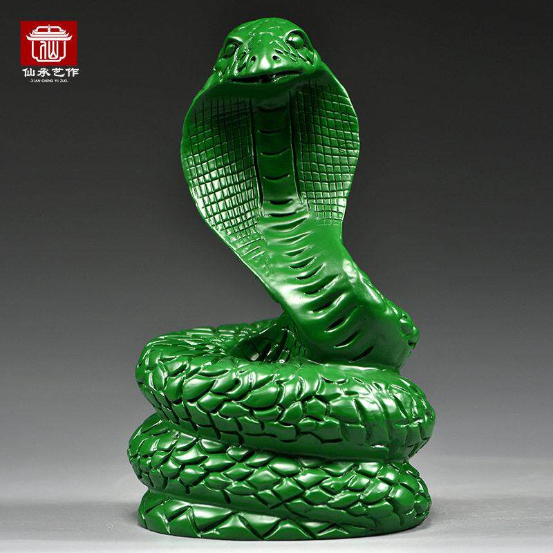 绿色木雕蛇摆件实木十二生肖木制蛇眼镜蛇家居客厅装饰红木工艺品