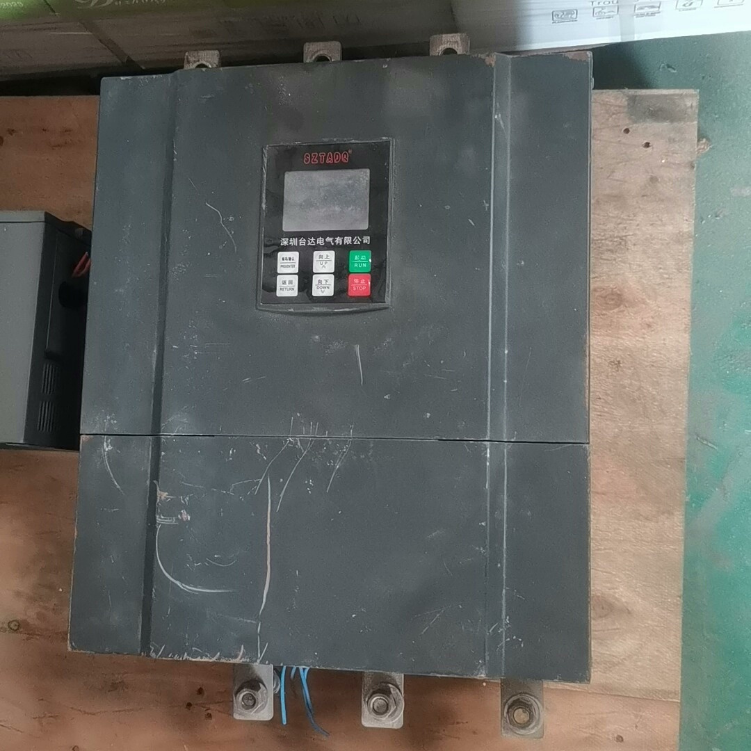 深圳台达200KW电机软启动器，380V三相，成色看图，功能