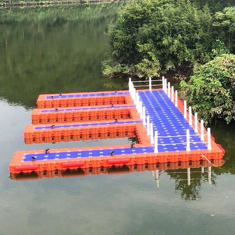 出售水上游艺设施浮筒浮桥组装灵活配件齐全水上滚筒量大从优