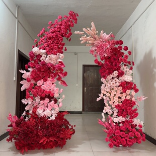 定制新款婚庆牛角羊角门铁艺花艺高低拱门架子户外草坪婚礼装饰