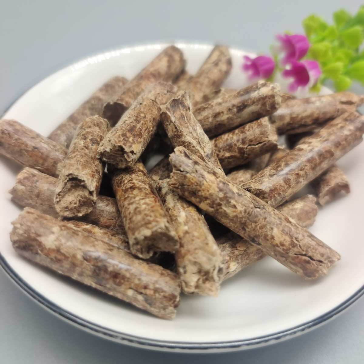 木质颗粒热值高低灰分无烟不结焦生物质颗粒取暖锅炉壁挂炉木颗粒