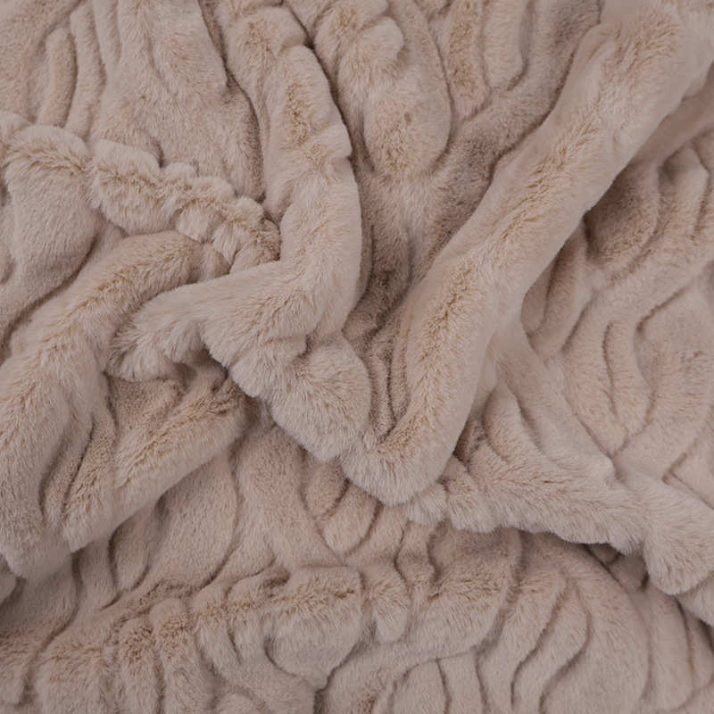 厂家批发 450g兔毛绒压花时光锦长毛绒布料 现货毛毯床上用品布料