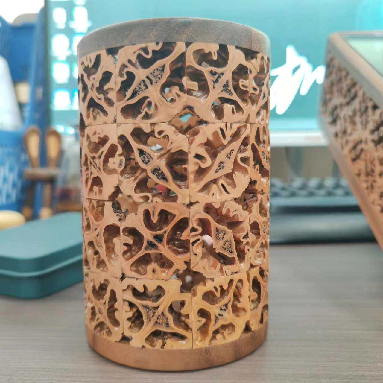 核桃木制雕花镂空实木笔筒收纳盒创意木质笔筒办公用品木笔筒