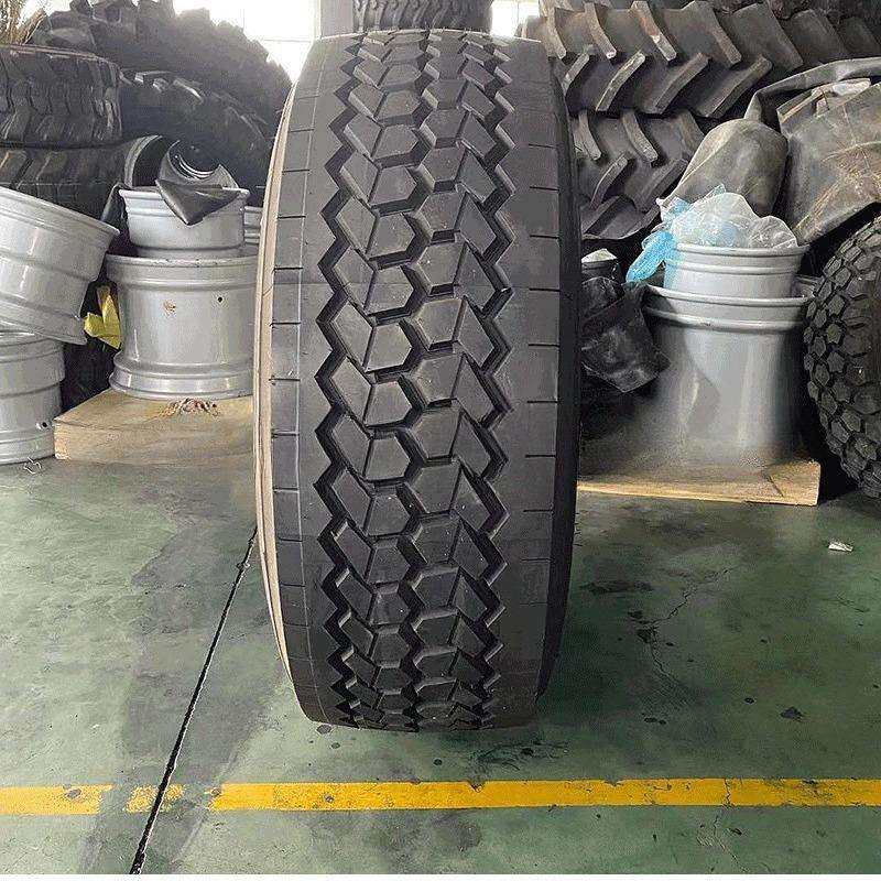 双钱油罐车轮胎 385/65R22.5轮胎 RLB900+花纹 挂车油罐车轮胎
