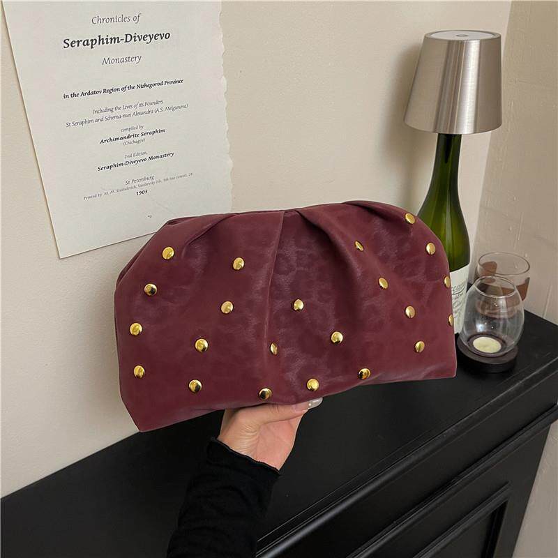 2025秋冬新款小众设计欧美风手拿包丝绒铆钉装饰洋气辣妹包信封包