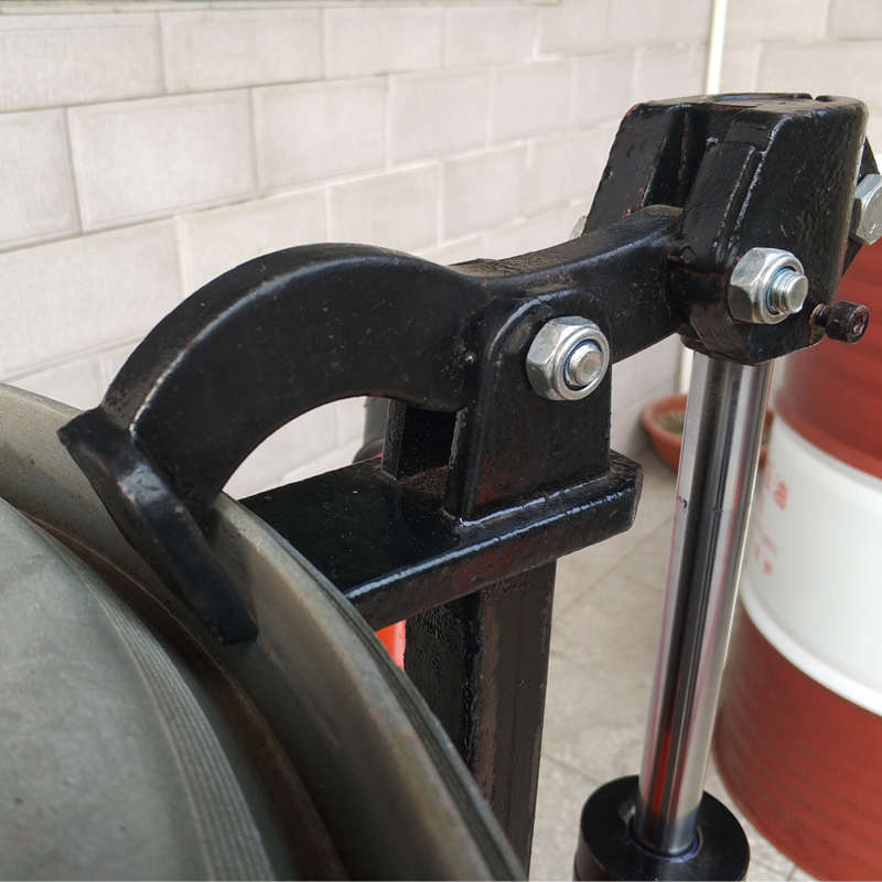 塑料桶350kg1t液压手推式长安叉车脚踏式运输车东莞油桶圆通搬运