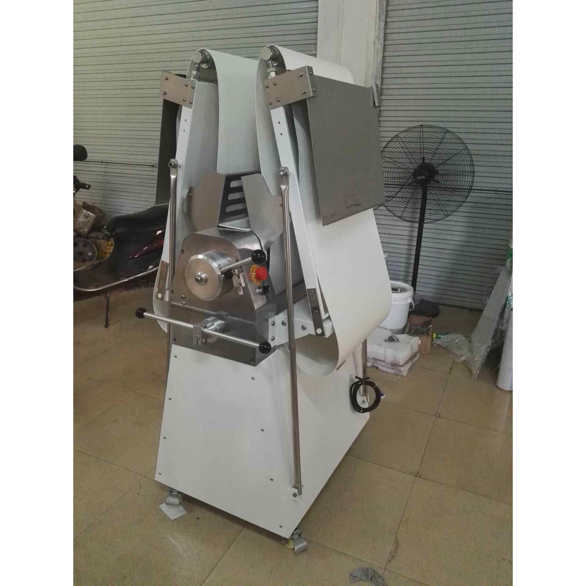 广州供应大型落地式开酥机面包酥皮食品压面机系列产品