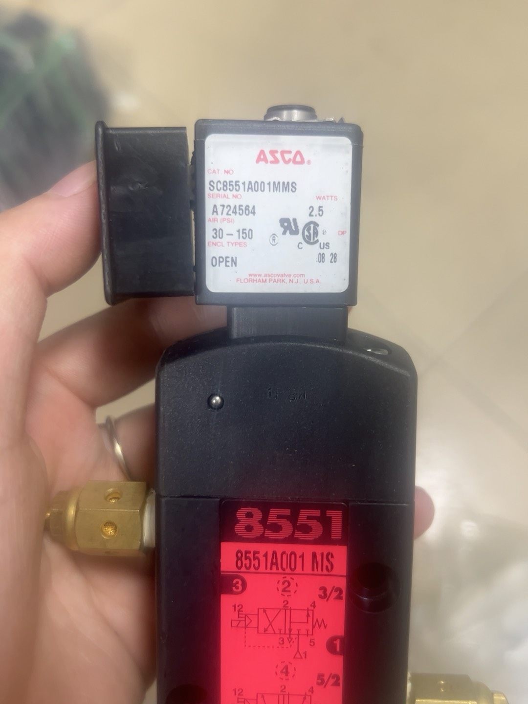 ASCO 电磁阀，全新带包装 sc8551a001mms