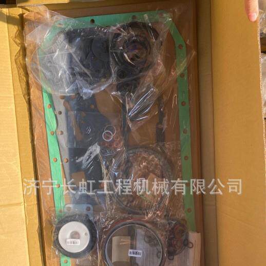 现货供应30吨位挖掘机全车配件：6754-31-2112，发动机修理