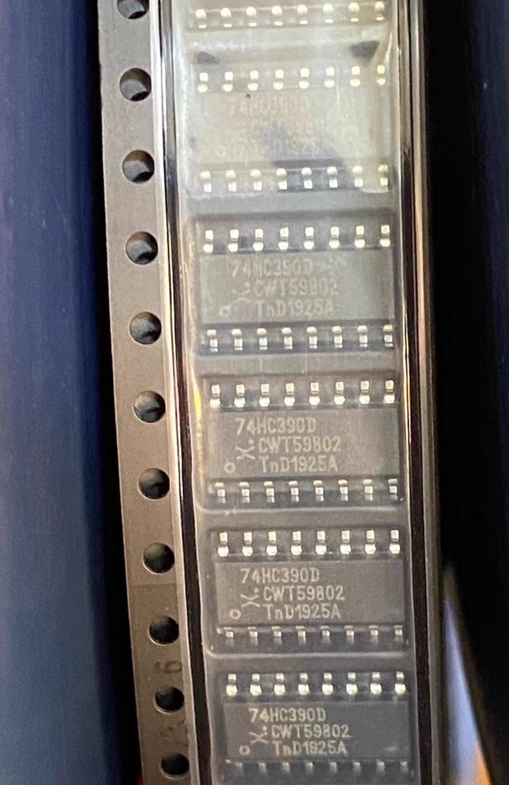 19+原装正品nxp 74HC390D 贴片集成