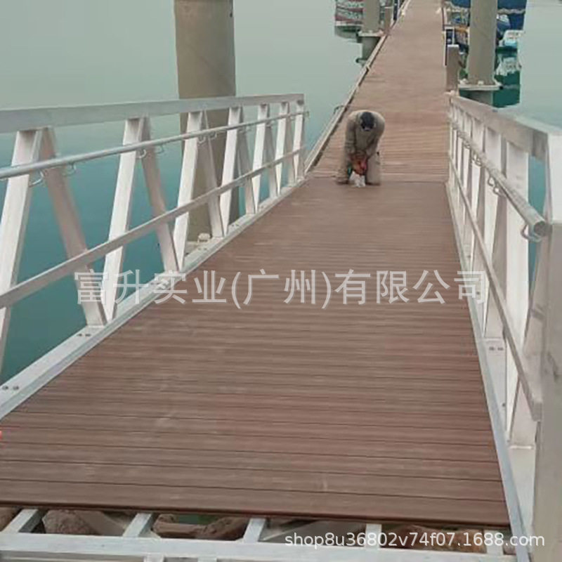 高品质铝合金浮桥码头 游艇码头滚塑浮箱不锈钢系船柱水电箱配套