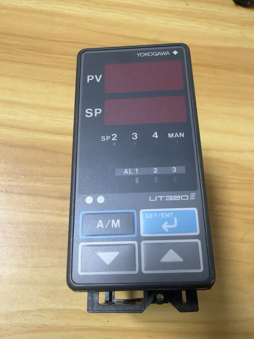 YOKOGAWA横河温控器UT320-20