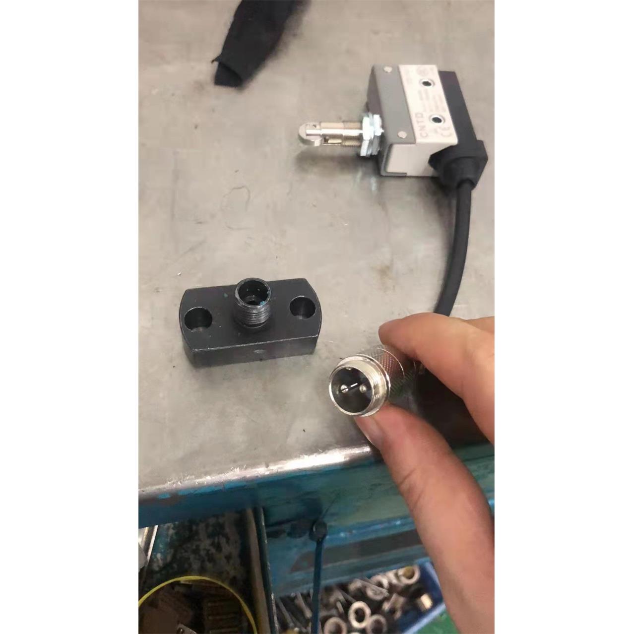 模内热切油缸模内切切刀标准件超高压时序控制器高压油管
