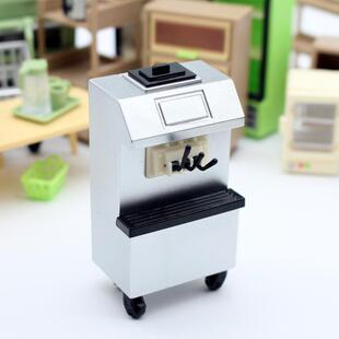 Dollhouse娃娃屋方格空间迷你冰淇淋机DIY自创厨房微缩场景模型