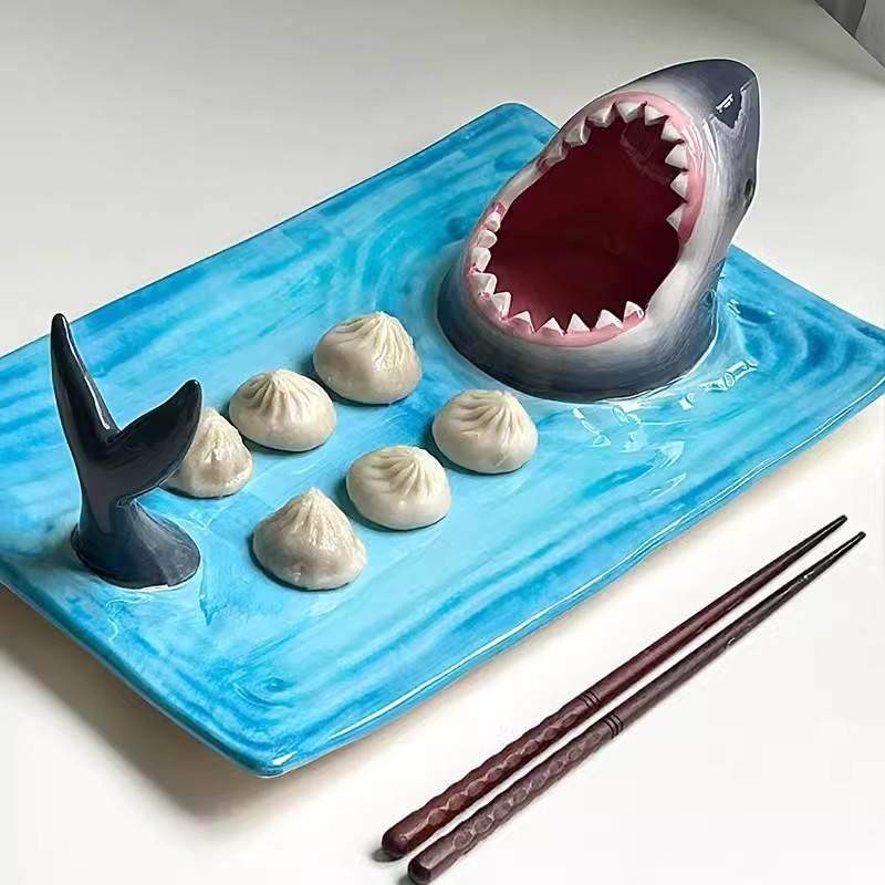 趣味大嘴陶瓷日式鲨鱼盘子吃饺子专用盘寿司薯条带蘸酱醋碟家用盘