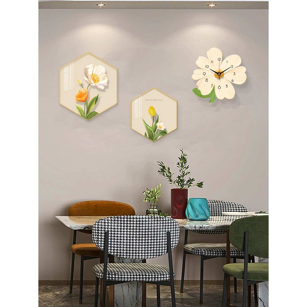 2024新款餐厅钟表挂钟客厅家用现代简约创意时尚静音时钟挂墙大气