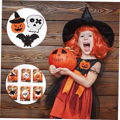 Halloween party decoration felt glow brooch skull badge万圣