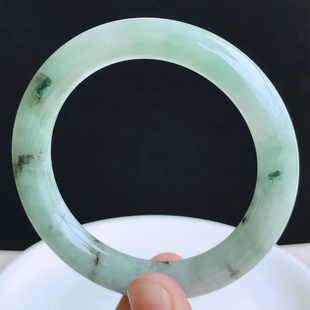 56圈口翡翠正品玉镯正品飘绿圆条玉石手镯拍卖捡漏57.04克