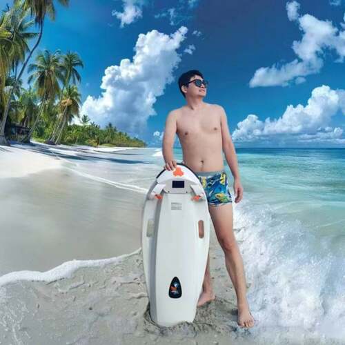 智能游泳supboard桨板潜水推进器水上动力浮板水翼电动冲浪板厂家