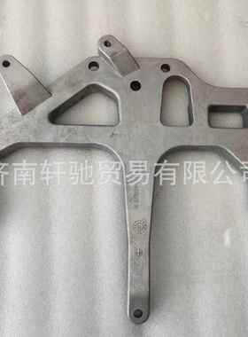 适用于豪沃T5T7汕德卡陕汽曼752-41615-5102右保险杠支架总