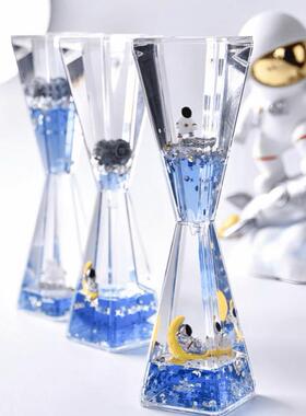 沙漏太空人流体电脑桌摆件高级感小众流沙瓶油滴装饰品创意办公桌