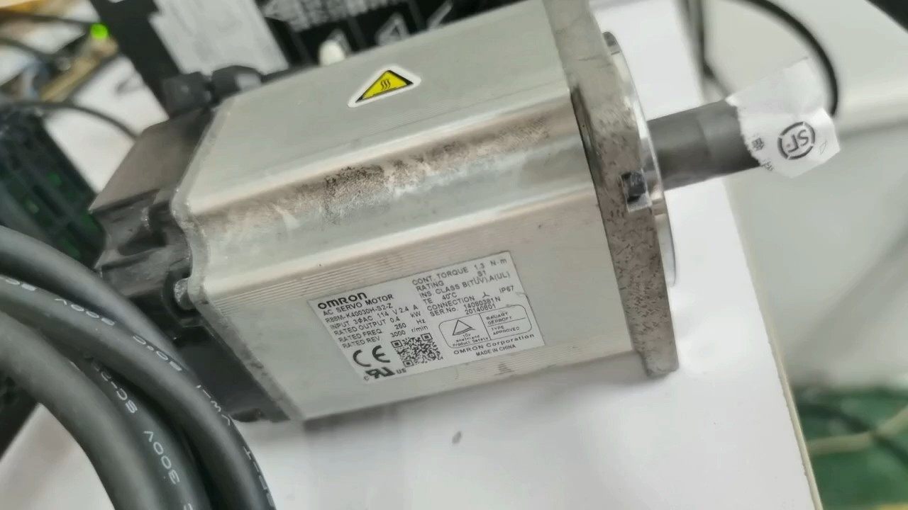 OMRON 欧姆龙  R88M-K40030H-S2-Z