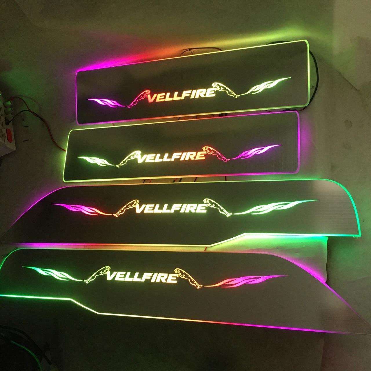 4片威尔法VELLFIRE流光幻彩门槛条 带LED灯迎宾踏板门坎条改装