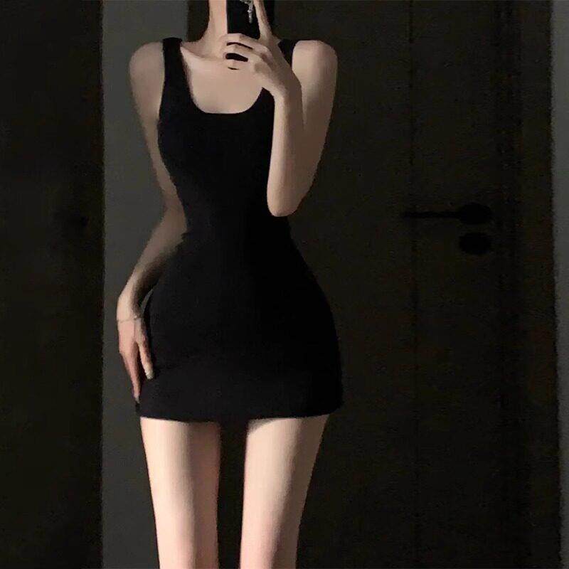 日系夏季新款性感小妈裙修身包臀裙女显瘦黑色背带连衣裙子小黑裙