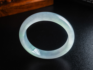 53圈口缅甸天然真品翡翠冰蓝天空蓝飘绿双彩闪拍正装 玉手镯46.88g