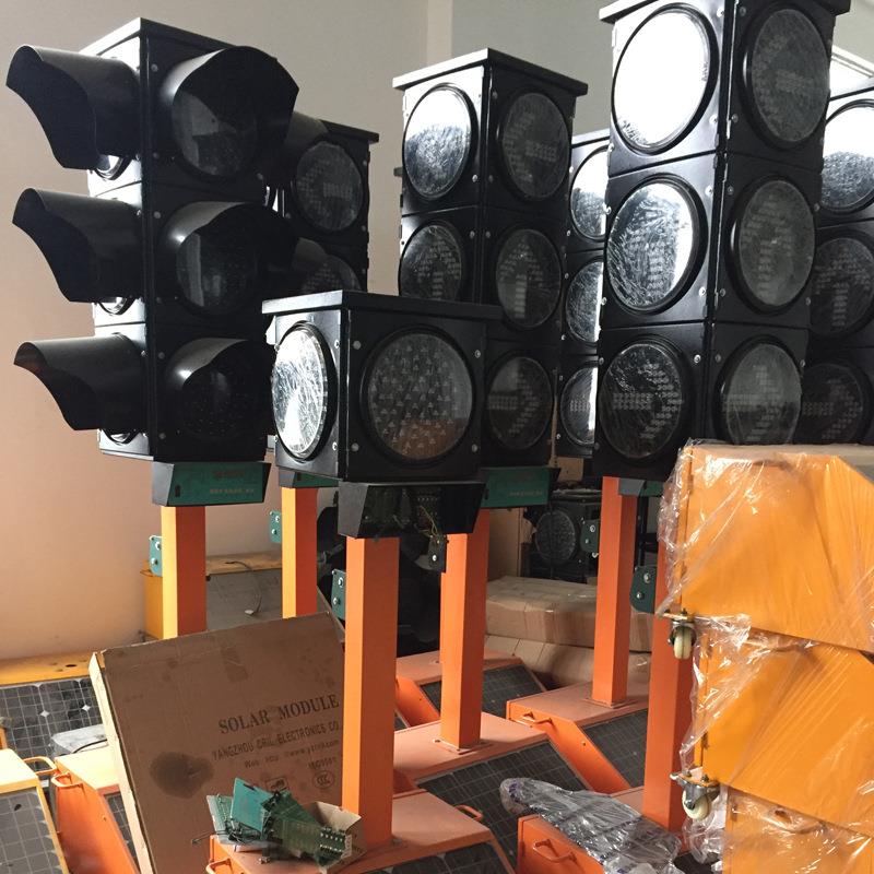 移动式交通灯 临时应急红绿灯太阳能警示灯led太阳能信号灯厂家