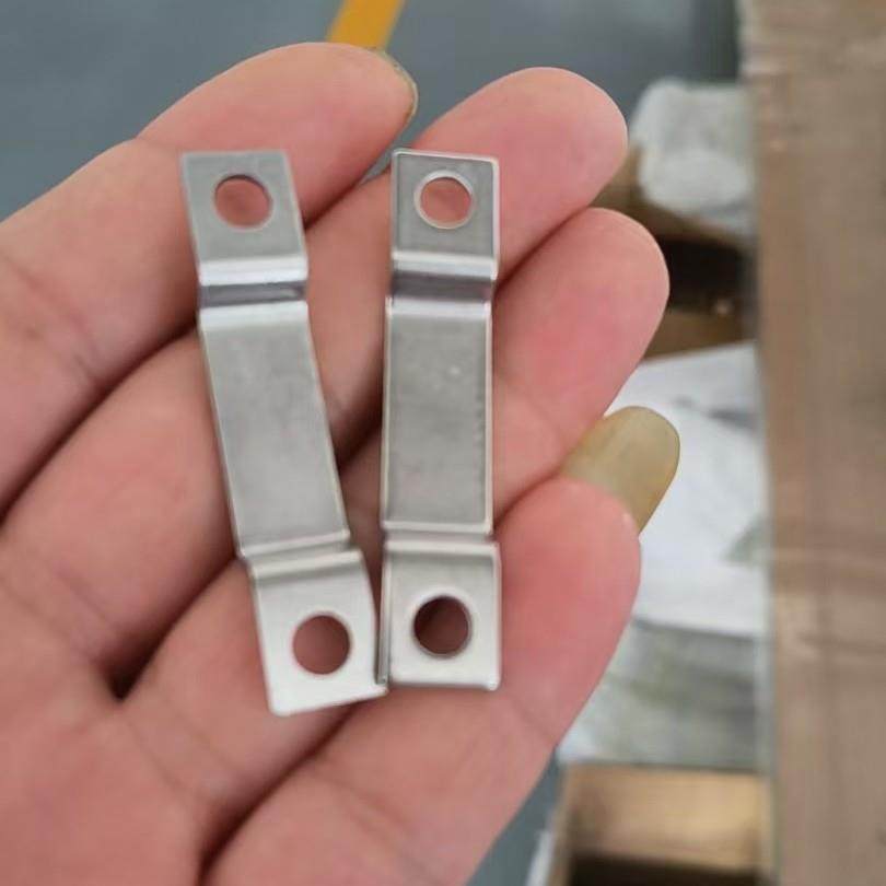 不锈钢片夹+钉扣，尼龙管，卷尺卡扣