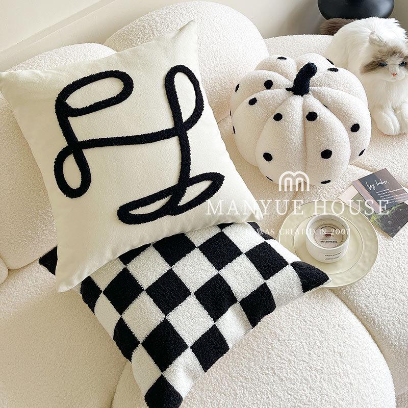 高档抱枕新款南瓜飘窗沙发抱枕ins风可爱轻奢民宿酒店格子枕套