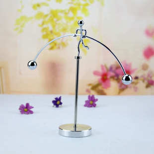 饰 新款 单脚小铁人 不倒翁平衡球大力士举重小摆件好玩 桌面铁艺装