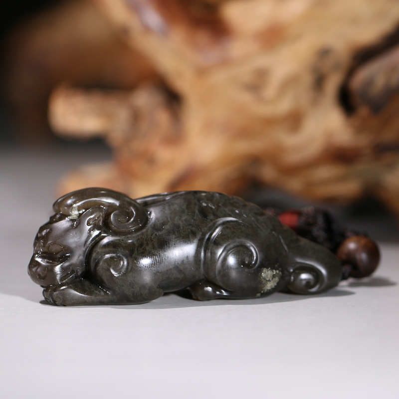 【限时特惠】寿山坑头牛角冻石貔貅古兽手件把玩桌面p5713