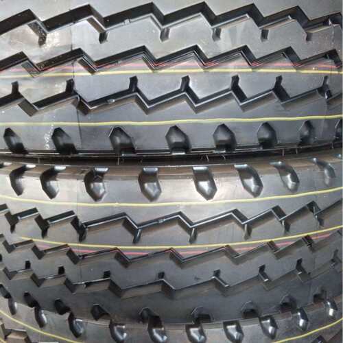 货车卡车650r16工厂销售 650r16钢丝胎大量三线花纹轮胎