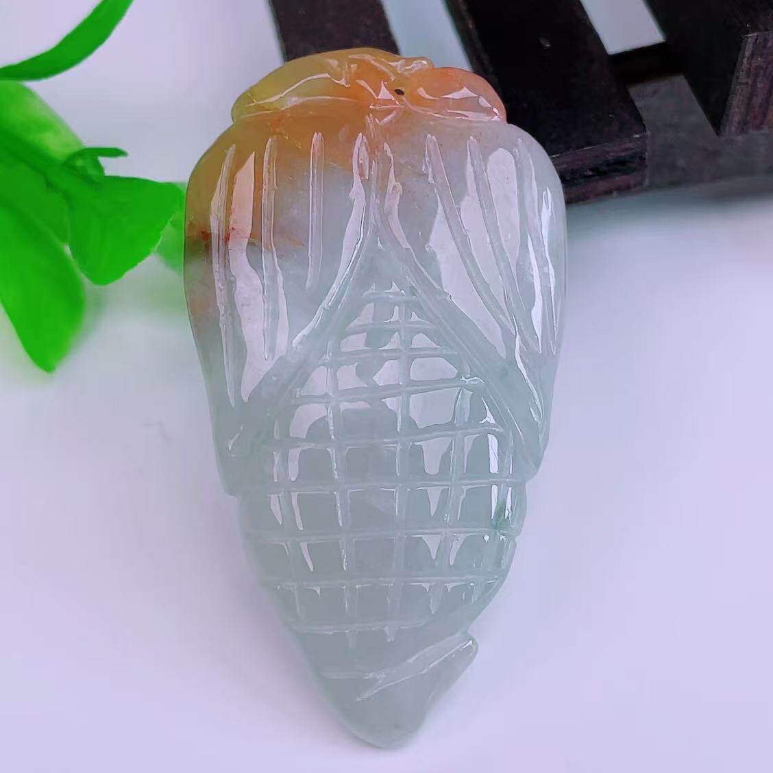缅甸天然真品翡翠冰蓝满色飘黄翡高端精品闪拍玉米玉石吊坠18.40g