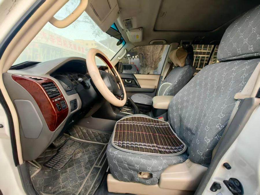 1月15日巴音郭楞新MN5K12三菱牌小型越野客车网络拍卖公告