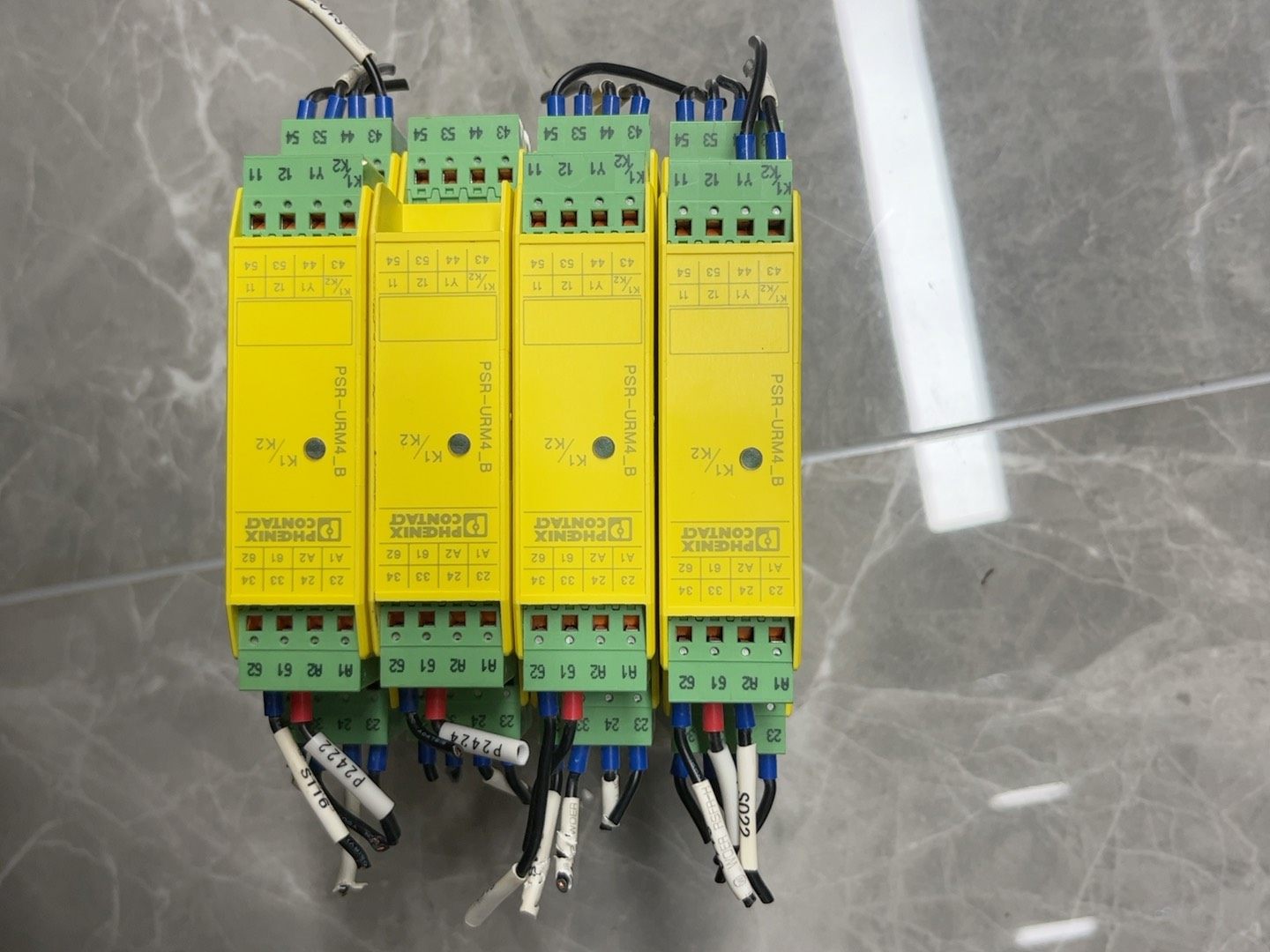 便宜处理菲尼克斯 PSR-URM4-B