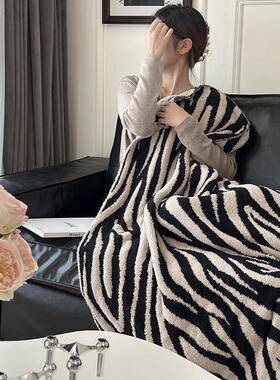 纹斑马沙发软针织盖毯半边绒午休绒毯YPO床上装饰床巾绵尾绵绒毯