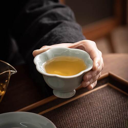 中式茶盏陶瓷品茗杯仿宋影青葵口茶盏品茗杯莲花纹盏主人杯