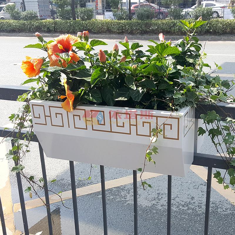 龙岗区依塔斯冷板喷塑栏杆壁挂花箱护栏街道绿化烤漆金属隔离花槽