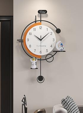 现代简约钟表红挂钟客新厅2025款网大气RIJ时家用时尚餐厅创意钟