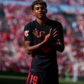 2425巴萨球衣客场亚马尔同款 欧冠莱万佩德里加维拉菲尼亚巴塞罗那