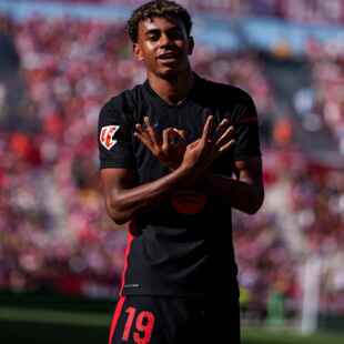 2425巴萨球衣客场亚马尔同款欧冠莱万佩德里加维拉菲尼亚巴塞罗那