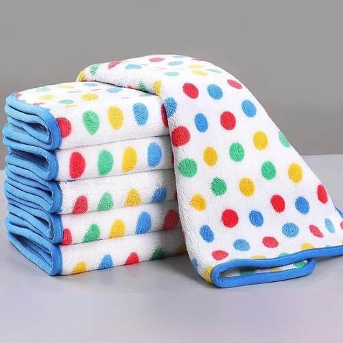 Dotted coral fleece dishcloth for kitchen cleaning, with a h